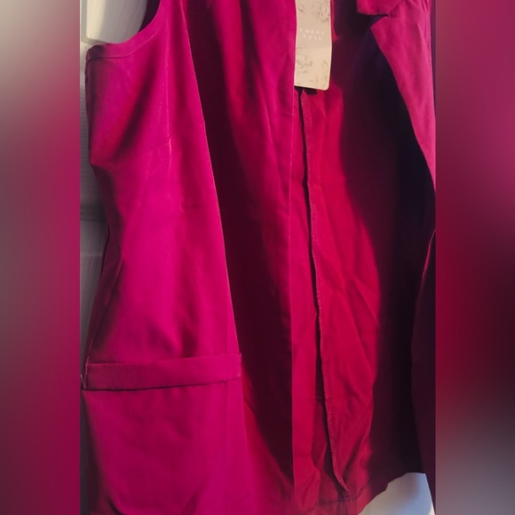 Vibrant Fuschia Sleeveless Vest for Women - Picture 5 of 6
